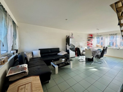 Maison mitoyenne avec deux logements, possibilités activité indépendante, location.. image 4