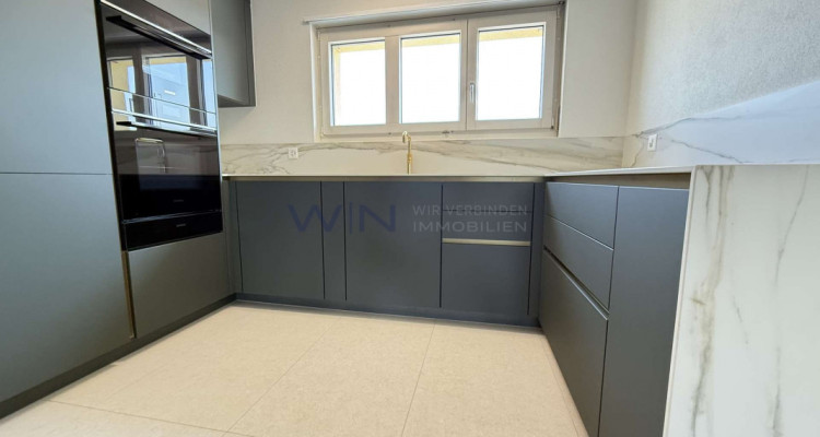 Moderne stilvolle und sehr schöne 4.5-Zi-Wohnung zu vermieten image 1