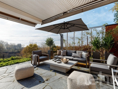 Charme intemporel et confort moderne avec vue sur le lac ! image 1