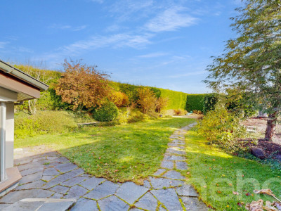 Charme intemporel et confort moderne avec vue sur le lac ! image 12