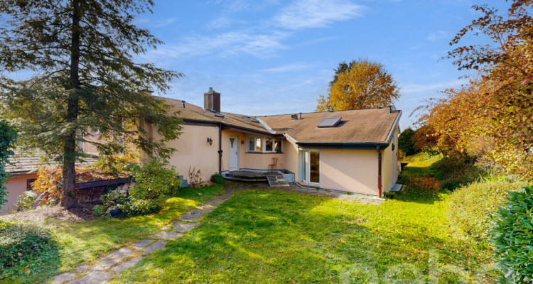 Charme intemporel et confort moderne avec vue sur le lac ! image 3