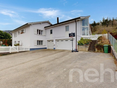 Superbe villa familiale, piscine intérieure, terrasses et vue forêt image 1