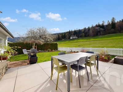 Superbe villa familiale, piscine intérieure, terrasses et vue forêt image 5