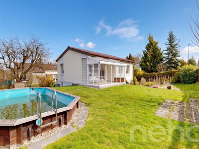 Freistehendes EFH mit grossem Garten, Aussenpool und Wintergarten image 1