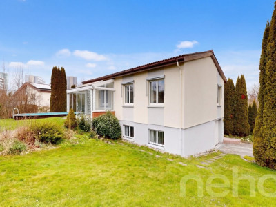 Freistehendes EFH mit grossem Garten, Aussenpool und Wintergarten image 2