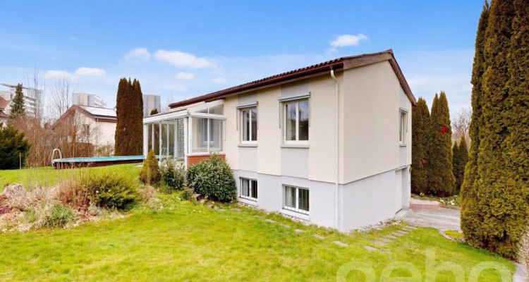 Freistehendes EFH mit grossem Garten, Aussenpool und Wintergarten image 2