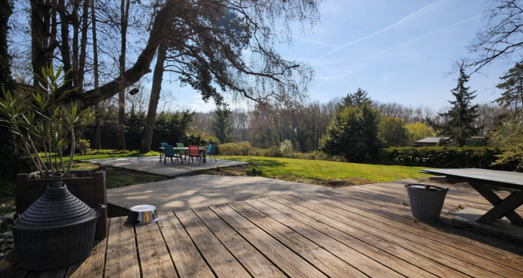 Propriété de caractère rénovée avec élégance dans un cadre exclusif image 3