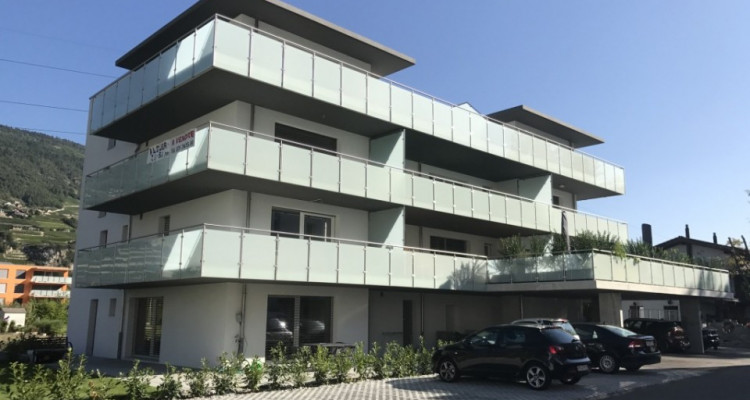 Appartement traversant 3.5 pièces avec terrasse, Granges VS image 1