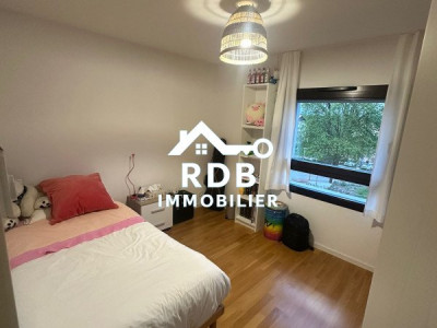 Appartement de 6 pièces au 3ème étage situé à Satigny 1242 image 5