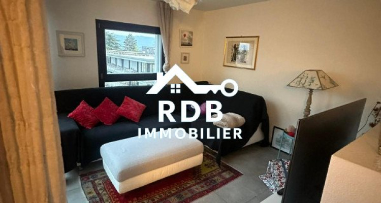 Appartement de 6 pièces au 3ème étage situé à Satigny 1242 image 1