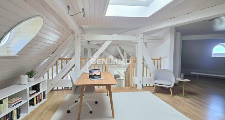 Dernier Étage dans un Immeuble Historique `Saint-Jean image 13