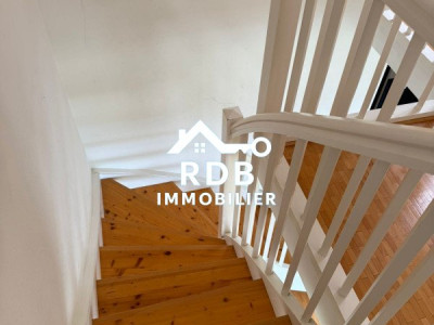 Appartement de 4,5 pièces au 8ème étage situé à Genève 1203 image 2