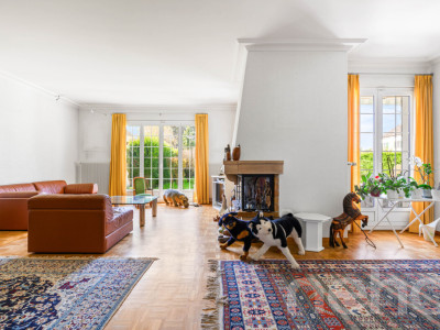 Dans un quartier résidentiel image 3