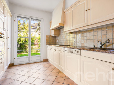 Dans un quartier résidentiel image 8