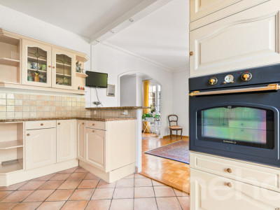 Dans un quartier résidentiel image 9