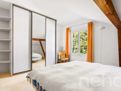 Dans un quartier résidentiel image 10