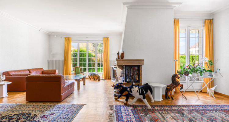 Dans un quartier résidentiel image 3