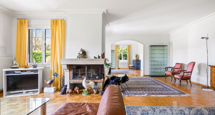 Dans un quartier résidentiel image 4