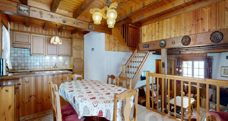 Exclusif : Chalet de 4 chambres avec garage image 4