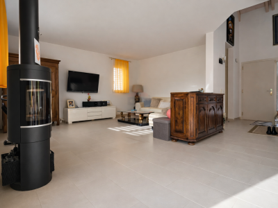 Superbe maison individuelle lumineuse avec jardin arboré, jacuzzi et double garage image 5