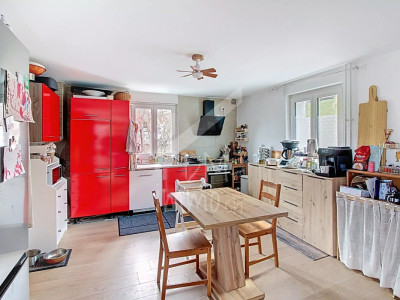 Choëx : une maison (triplex et studio) et un chalet (2.5p) image 2