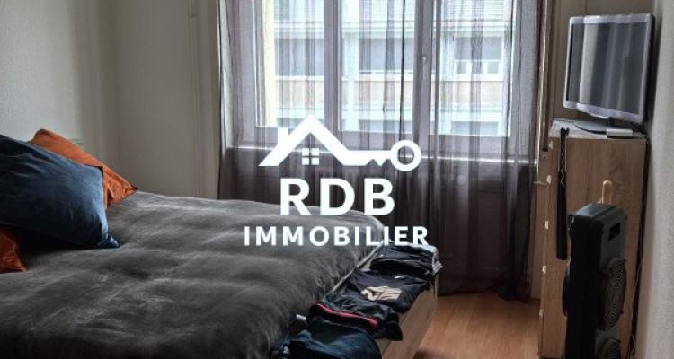 Appartement de 4,5 pièces au 8ème étage situé à Genève 1205 image 3