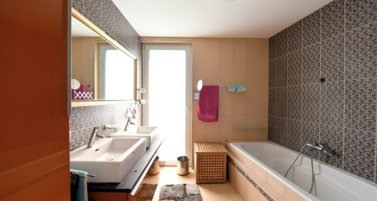 Lumineuse villa dans quartier résidentiel image 4