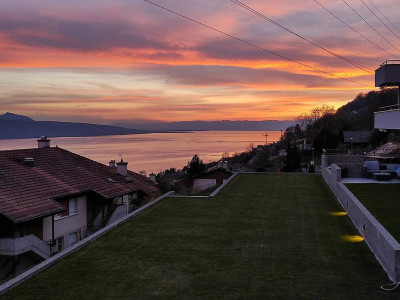 Moderne 2,5 p avec vue imprenable sur le lac et les montagnes Chardonne à 1905fr image 1