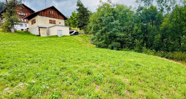 PARCELLE PLATE ÉQUIPÉE DE 786 M2, VEX ! image 2