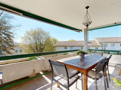 Zentrale 4.5-Zimmer-Wohnung mit Aussicht image 2