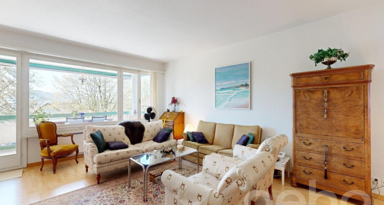 Zentrale 4.5-Zimmer-Wohnung mit Aussicht image 1