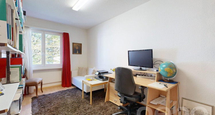 Zentrale 4.5-Zimmer-Wohnung mit Aussicht image 9