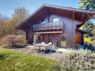 Exclusif: Charmant chalet de 4 chambres et grand jardin image 1