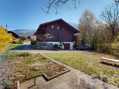 Exclusif: Charmant chalet de 4 chambres et grand jardin image 5