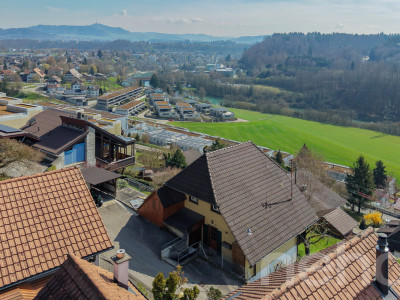 Zweifamilienhaus an Toplage mit grossem Grundstück und Weitsicht image 2