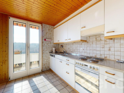 Zweifamilienhaus an Toplage mit grossem Grundstück und Weitsicht image 5