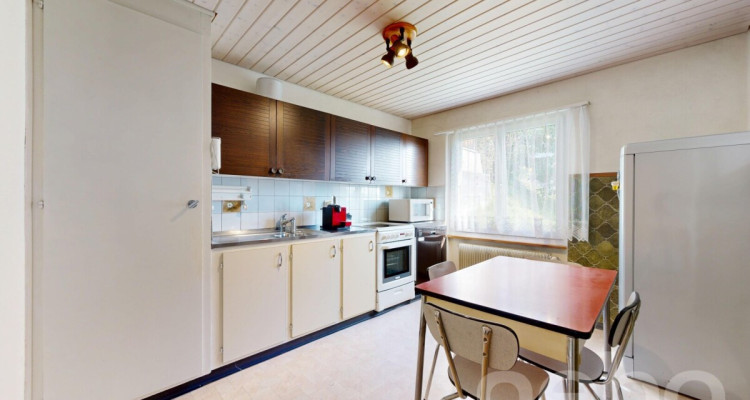 Zweifamilienhaus an Toplage mit grossem Grundstück und Weitsicht image 9