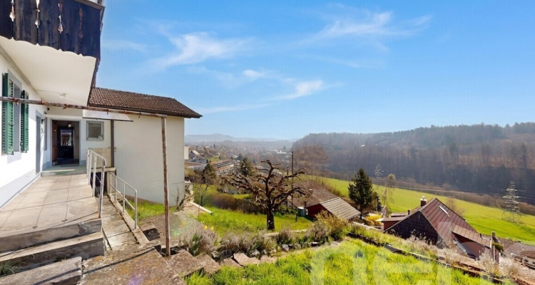 Zweifamilienhaus an Toplage mit grossem Grundstück und Weitsicht image 11