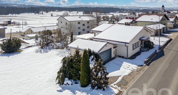 Somptueuse Maison Familiale : Volumes Généreux et Grand Terrain image 11