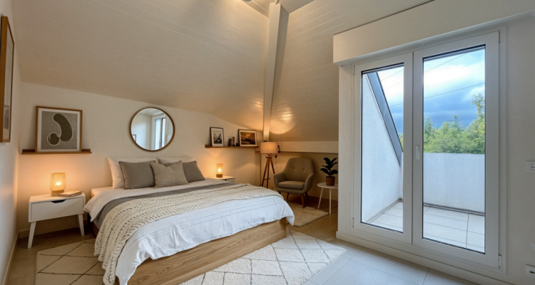 Attique de 3 pièces de 91m2 PPE au calme avec vue dégagée image 3