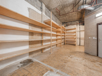 Local de stockage au centre-ville  image 1