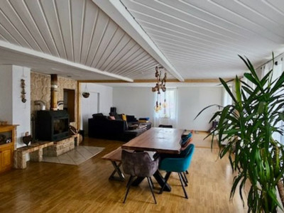 Authentique maison villageoise, Charme et volumes à Boveresse image 5