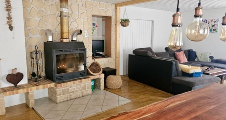 Authentique maison villageoise, Charme et volumes à Boveresse image 4