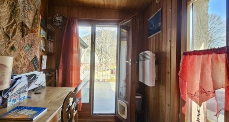 Charmante maison villageoise contiguë à Fleurier. image 12