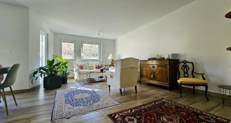  Villa  contigüe située dans un agréable quartier prisé de Fleurier image 8