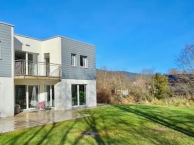  Villa mitoyenne en pignon située dans un agréable quartier prisé de Fleurier image 1