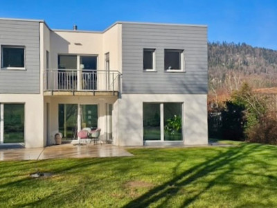  Villa mitoyenne en pignon située dans un agréable quartier prisé de Fleurier image 2