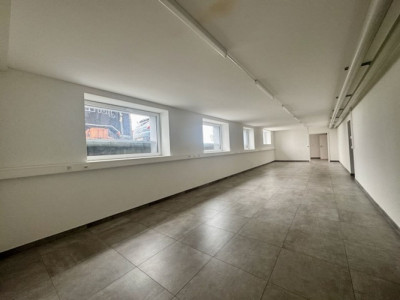  À LOUER   OU À VENDRE, local commercial avec entrée indépendante image 1