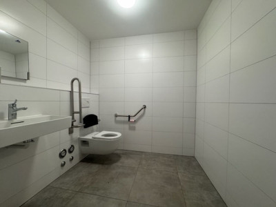  À LOUER   OU À VENDRE, local commercial avec entrée indépendante image 7