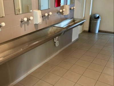 À louer - Local industriel 300 à 400 m² avec quais de chargement - Val-de-Travers image 4